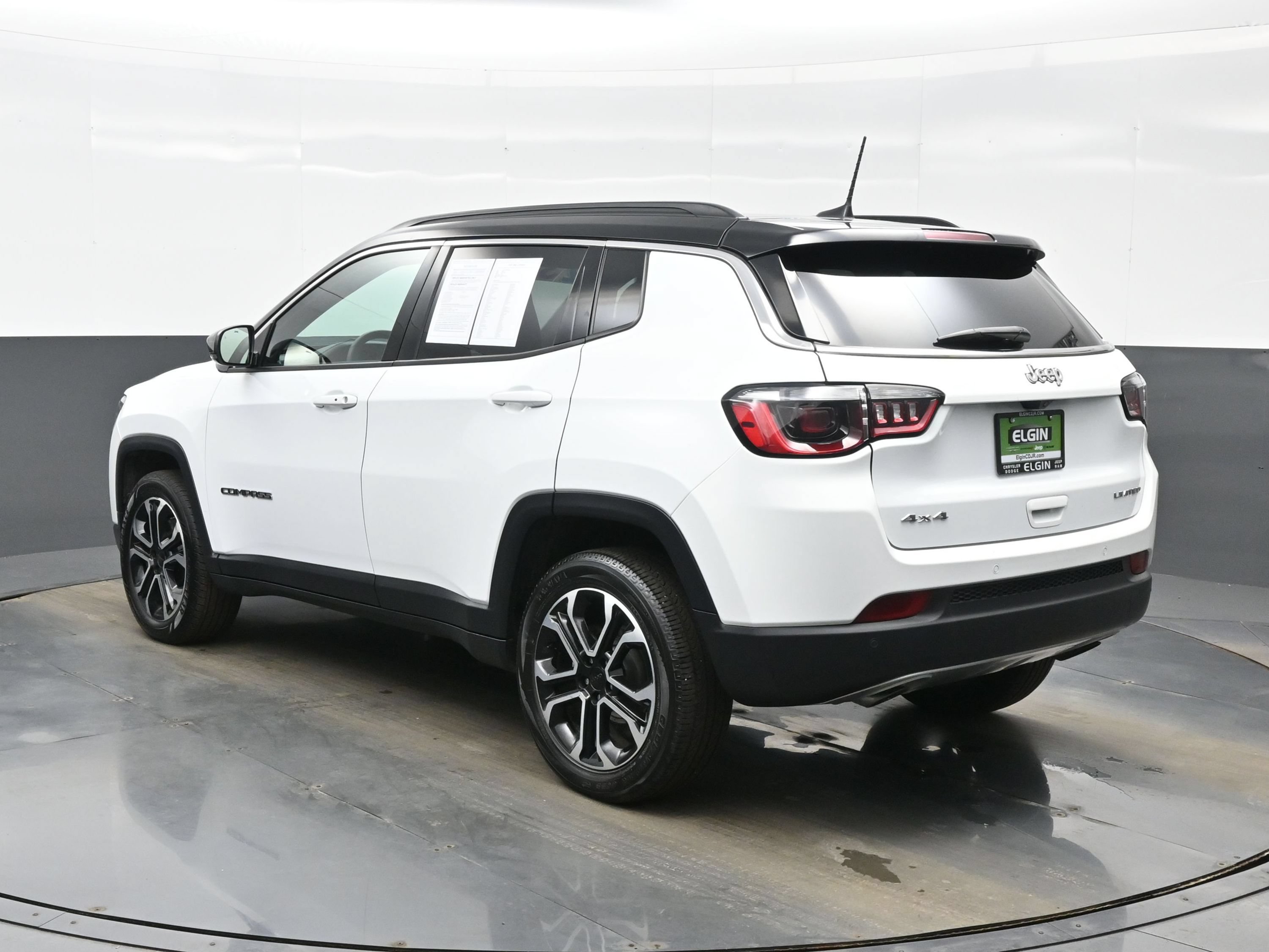 Used 2023 Jeep Compass Limited w/ Sun and Sound Group AWD/4WD image 5