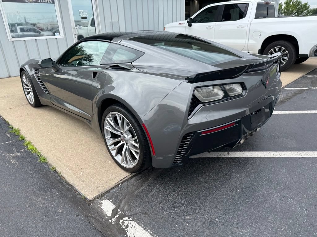 Used 2015 Chevrolet Corvette Z06 w/ 3LZ Preferred Equipment Group RWD image 4