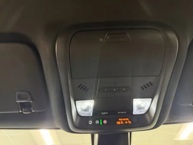 Used 2023 Chevrolet Blazer Premier w/ Enhanced Convenience Package FWD image 20