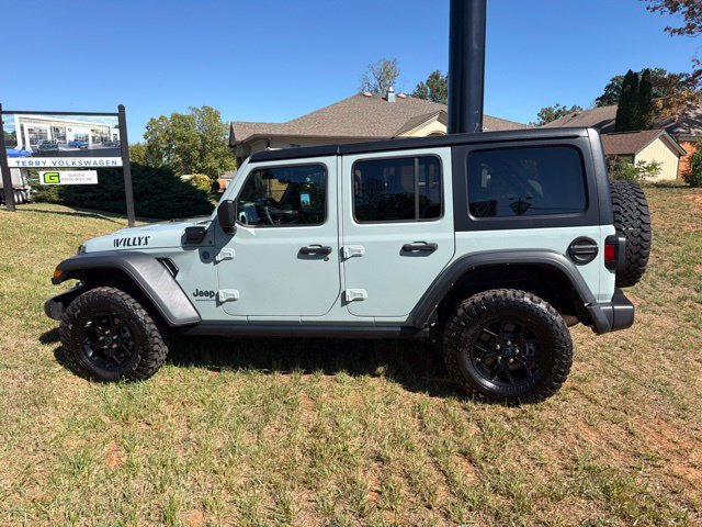 Used 2024 Jeep Wrangler Unlimited AWD/4WD image 2