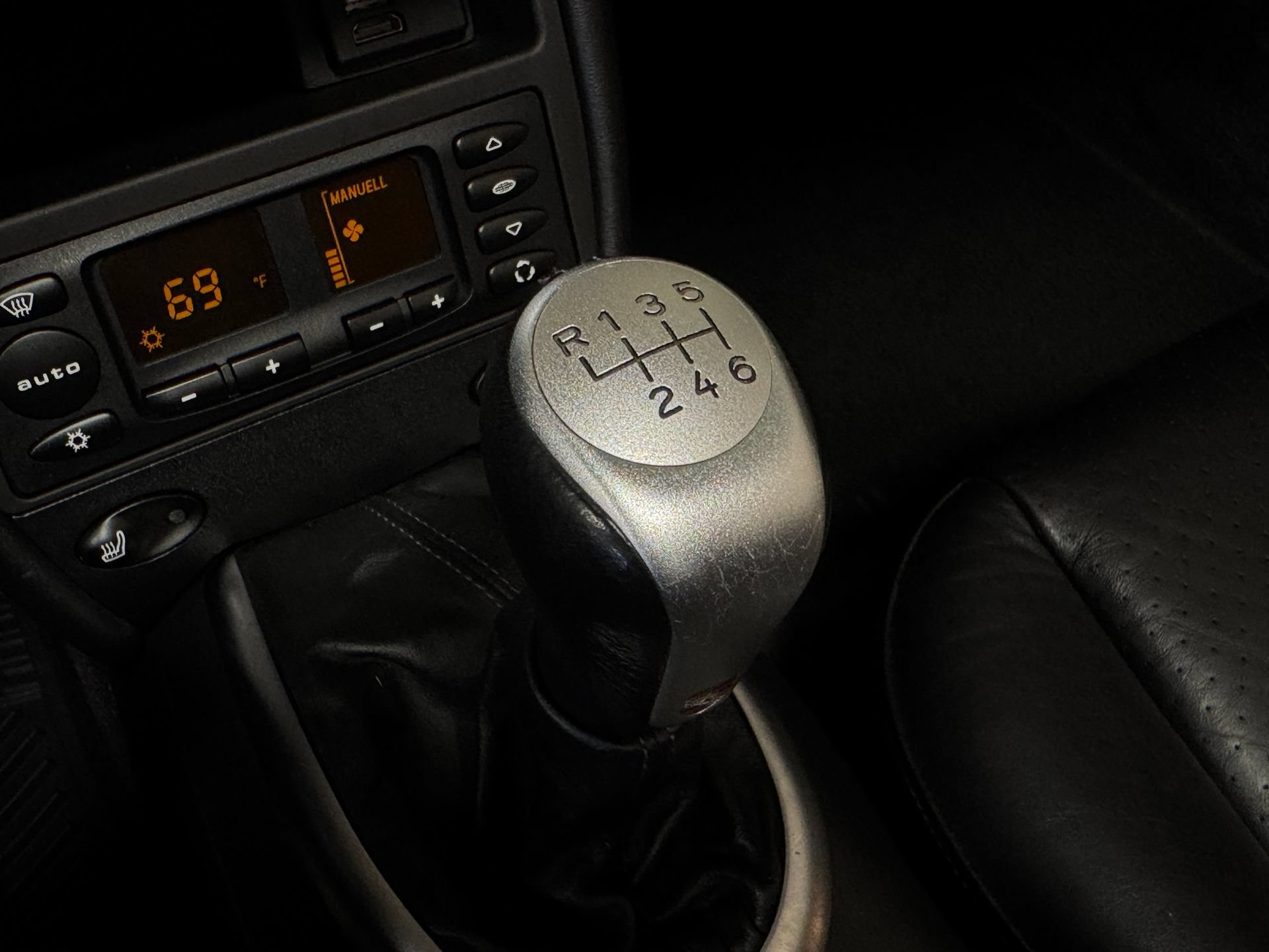 Used 2003 Porsche 911 Carrera 4 AWD/4WD image 49