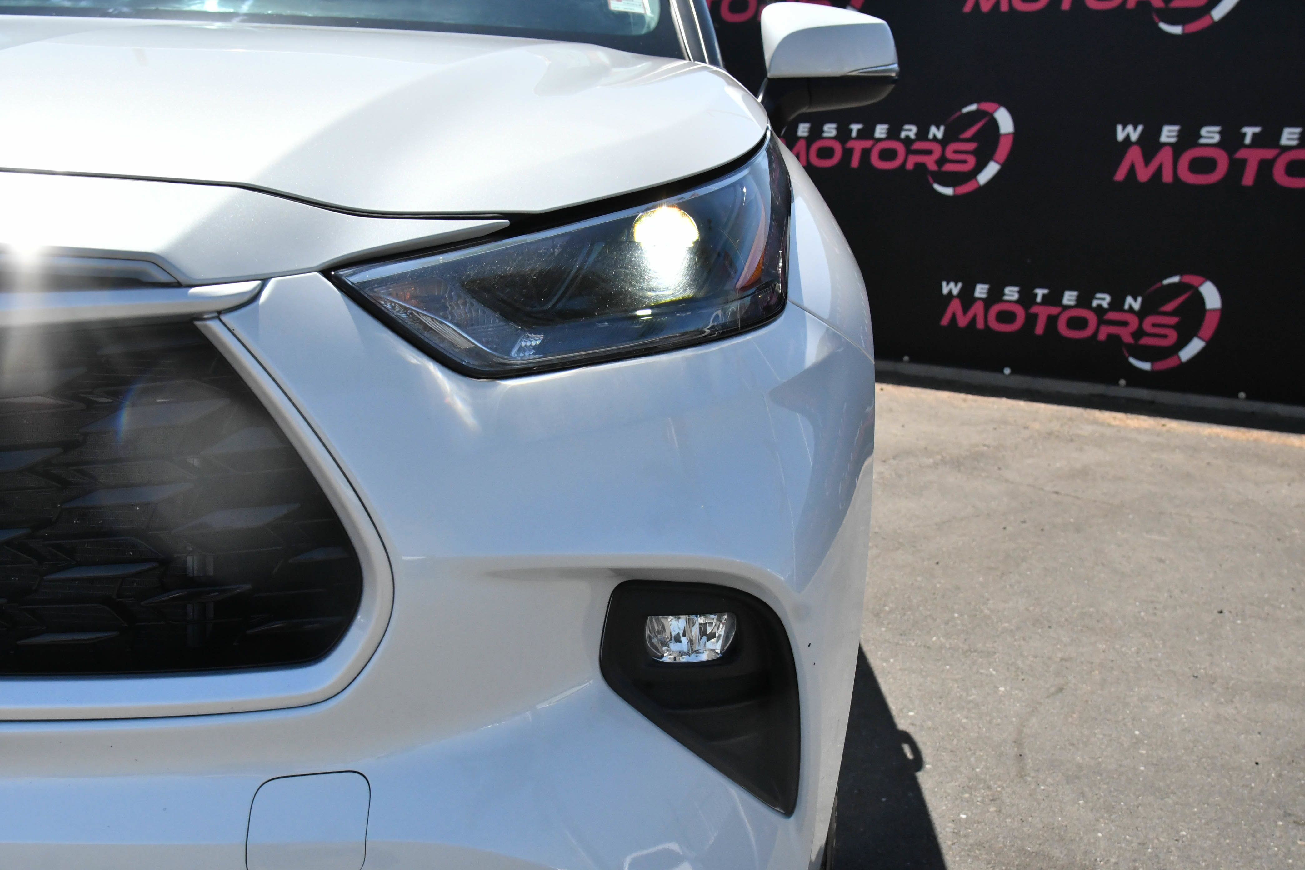 Used 2024 Toyota Highlander LE AWD/4WD image 11