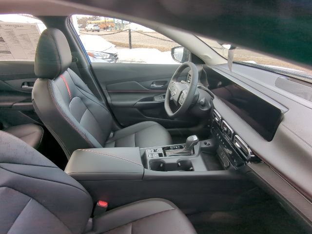 New 2026 Nissan Sentra SR w/ SR Premium Package FWD image 11