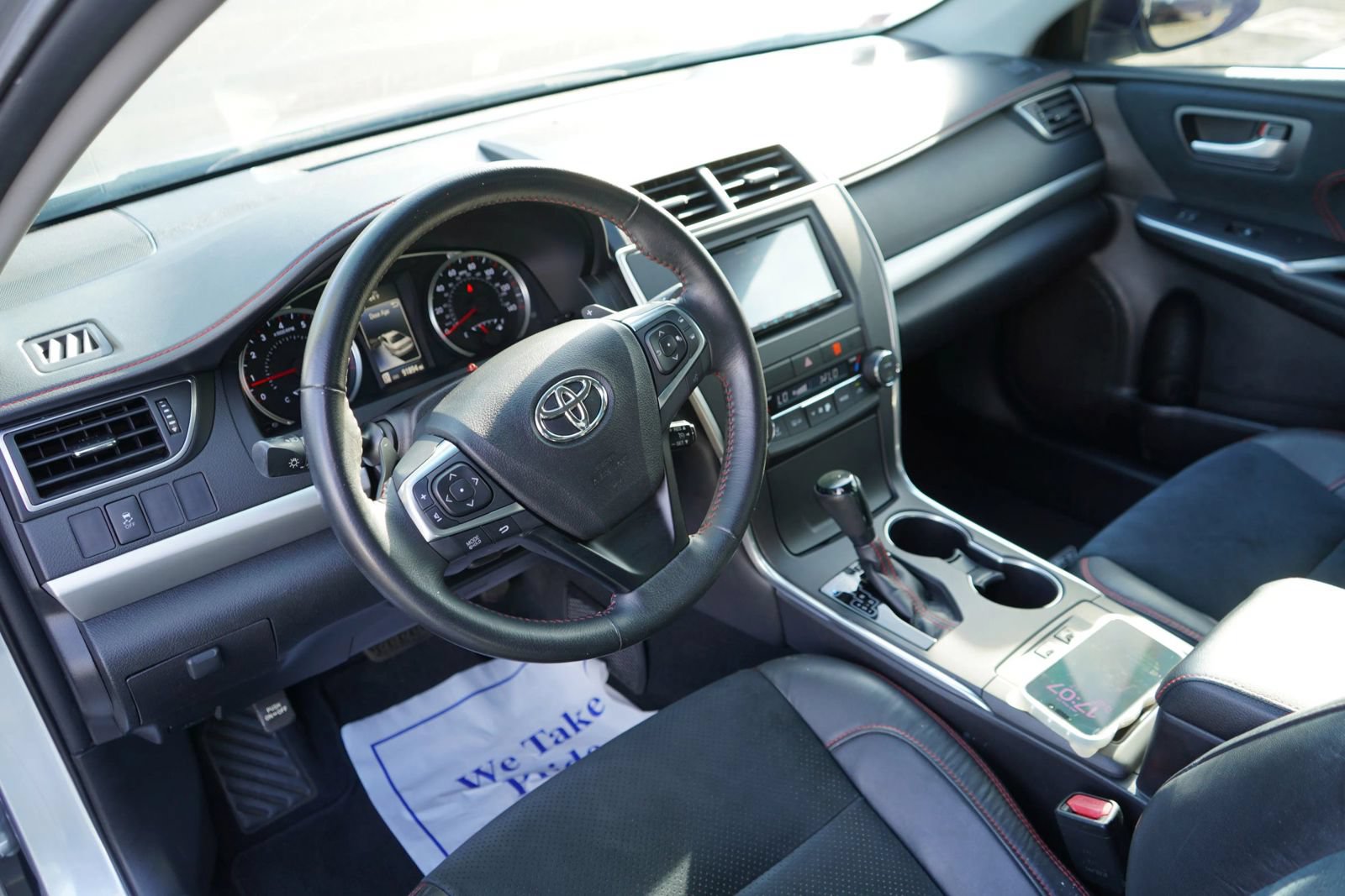 Used 2016 Toyota Camry XSE FWD image 8