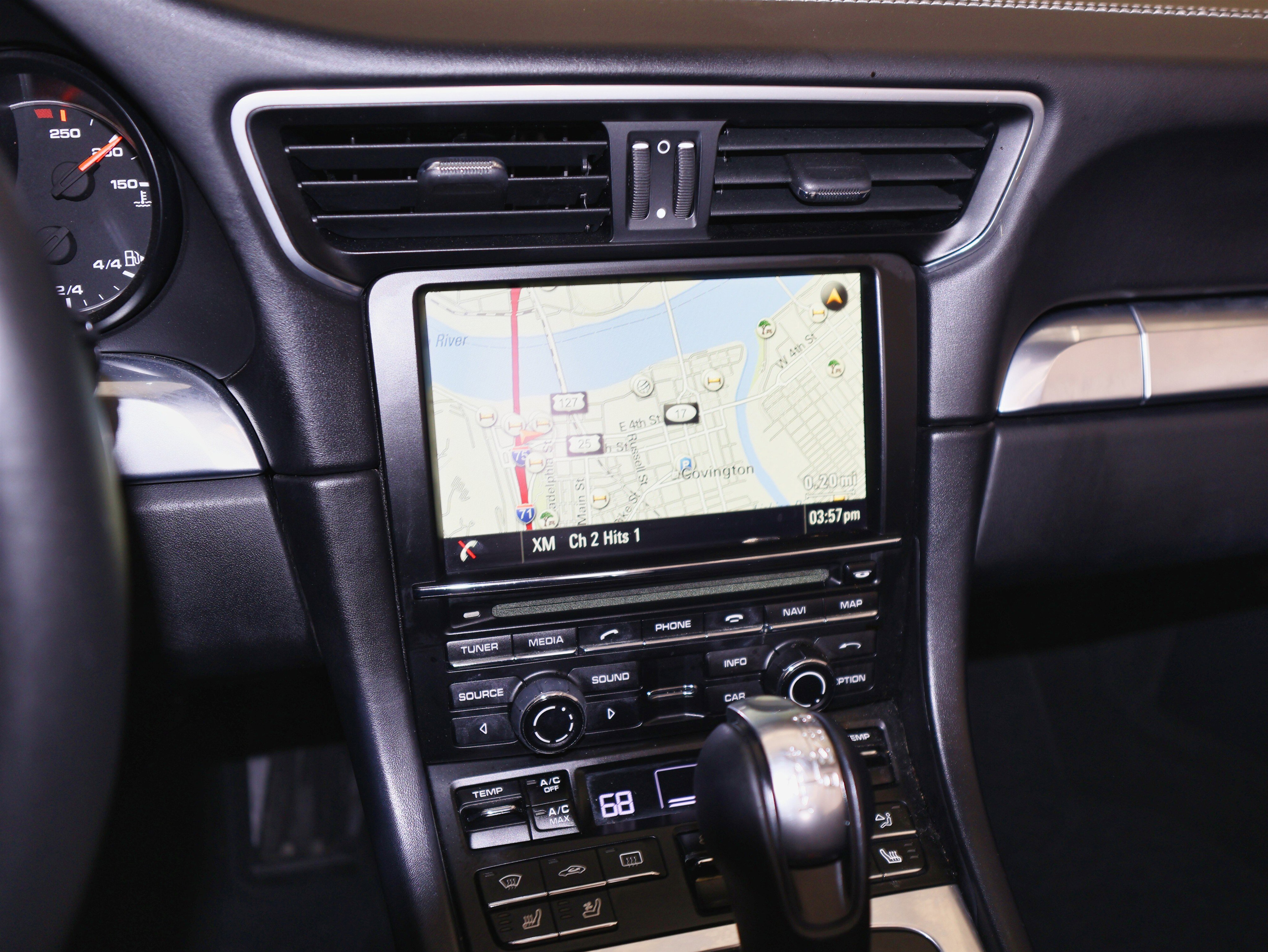 Used 2016 Porsche 911 Turbo image 34