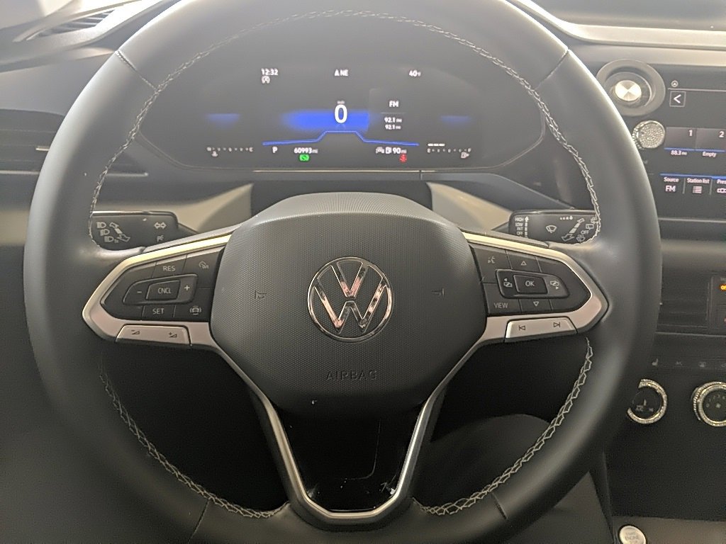 Used 2022 Volkswagen Taos SE w/ Panoramic Sunroof Package image 14