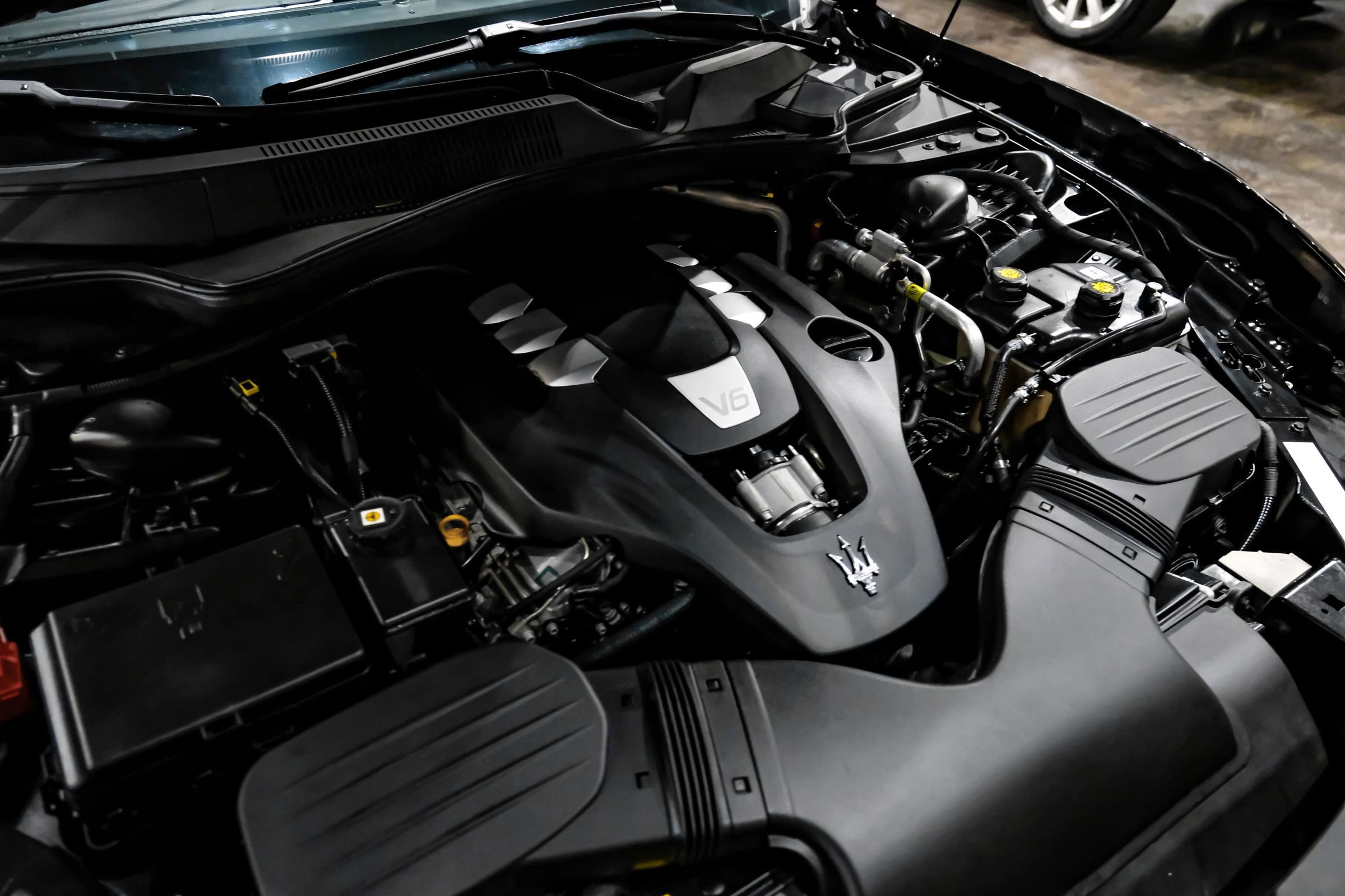 Used 2017 Maserati Ghibli w/ Luxury Package image 56