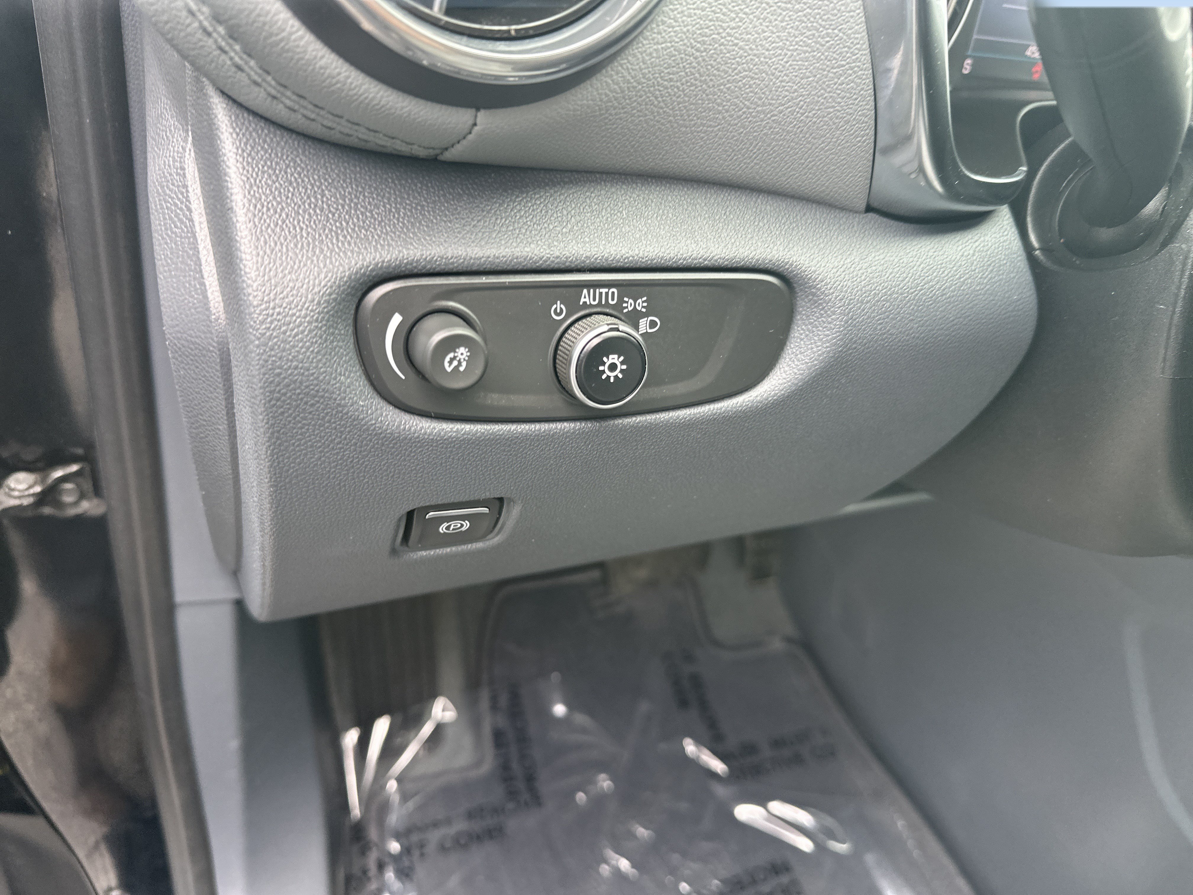Certified 2020 Chevrolet Blazer LT AWD/4WD image 12