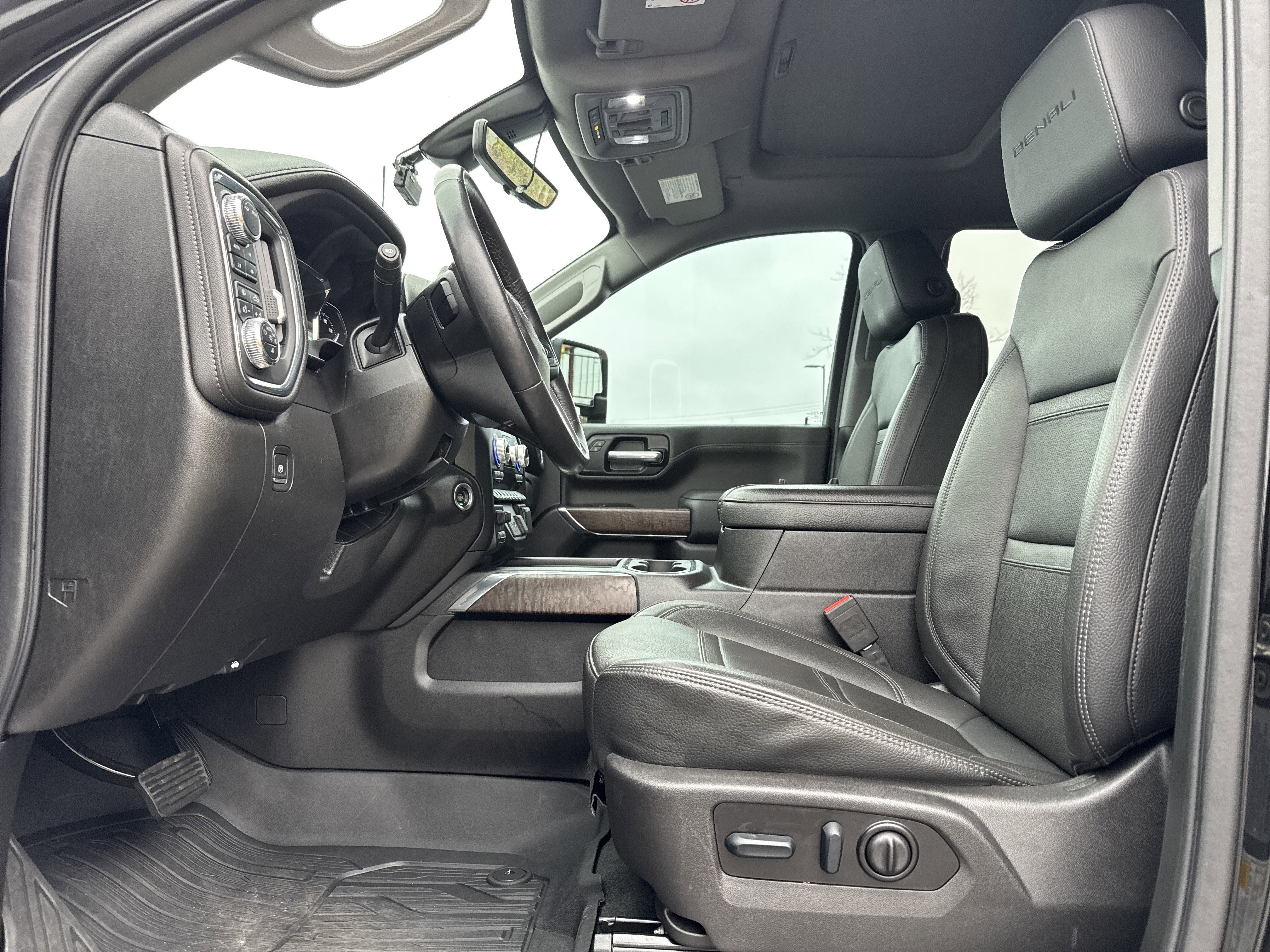 Used 2023 GMC Sierra 3500 Denali w/ Denali Ultimate Package image 16