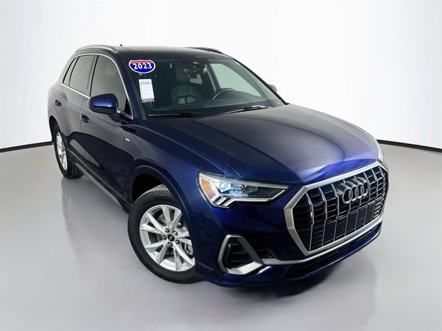 Used 2023 Audi Q3 2.0T Premium Plus w/ Premium Plus Package AWD/4WD image 2
