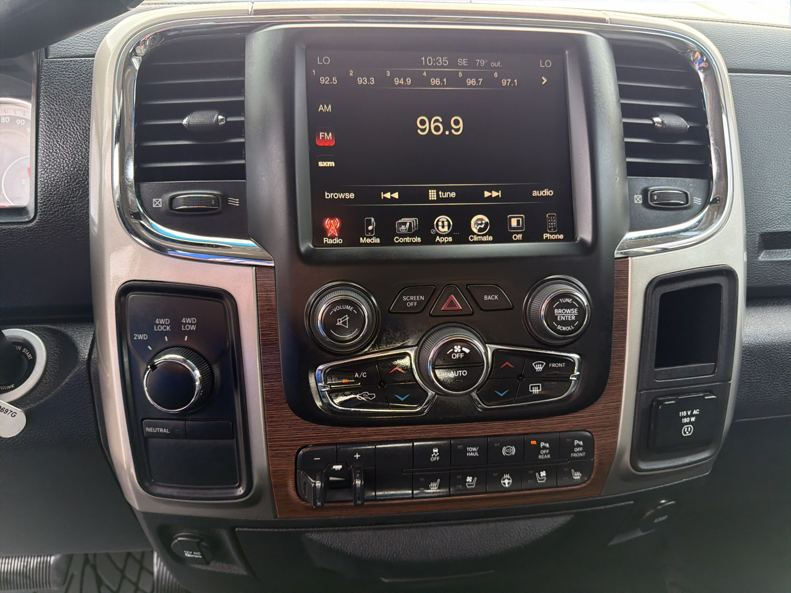 Used 2017 RAM 2500 Laramie AWD/4WD image 16