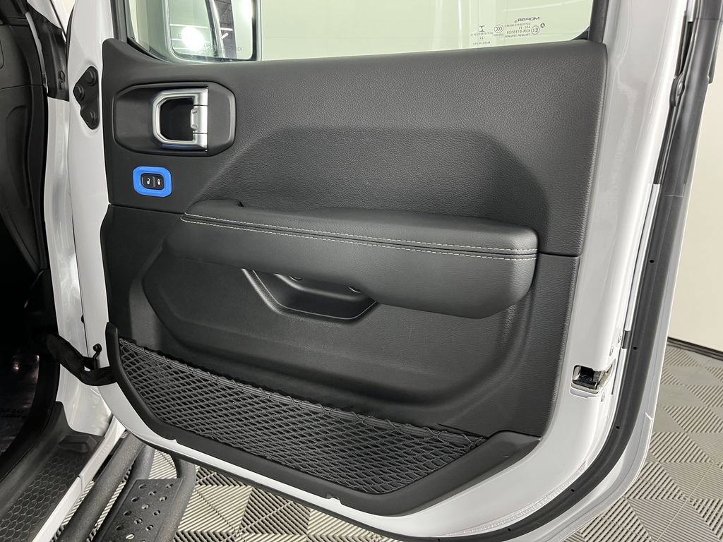 Used 2022 Jeep Wrangler Unlimited Sahara image 16