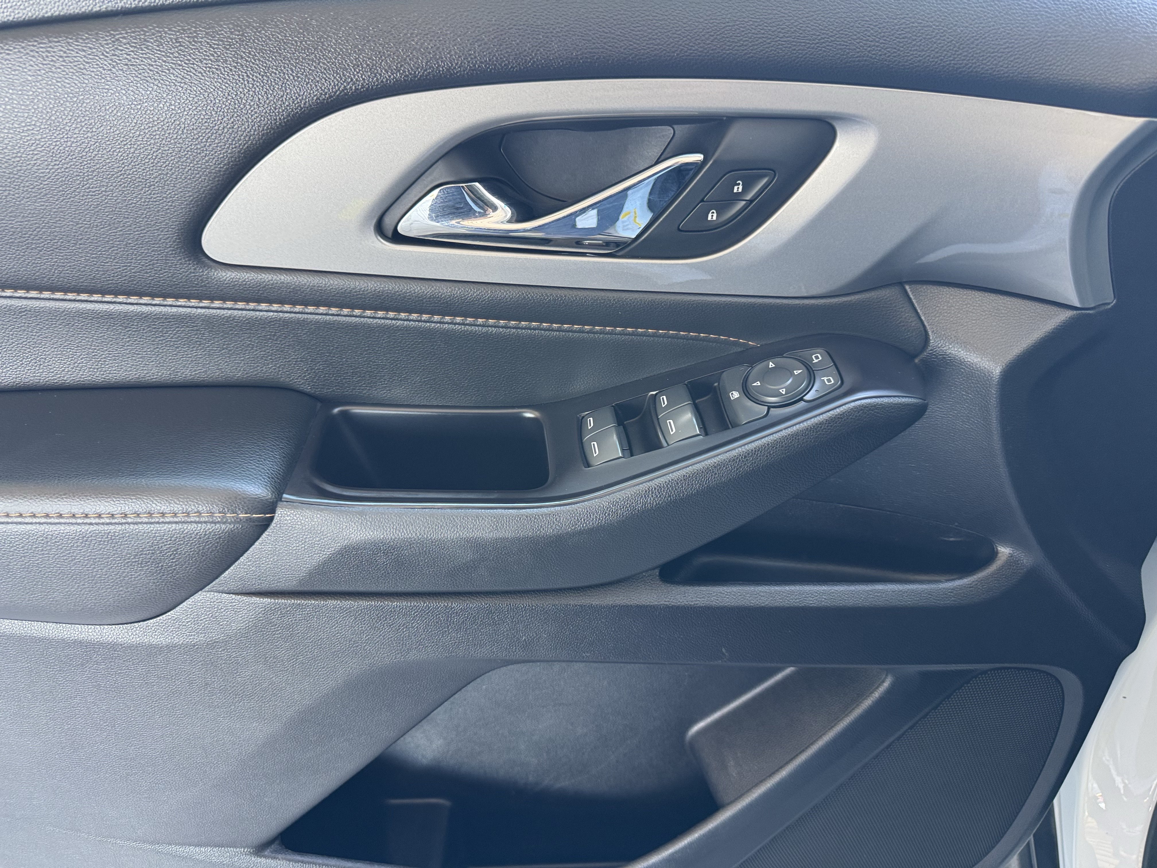 Certified 2019 Chevrolet Traverse LS w/ LPO, Blackout Package FWD image 10
