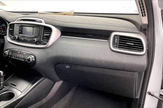 Used 2018 Kia Sorento L image 15