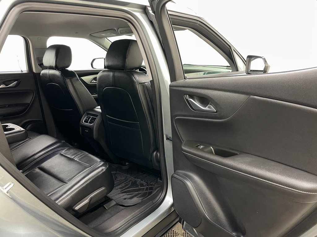 Used 2025 Chevrolet Blazer LT w/ Convenience Package image 39