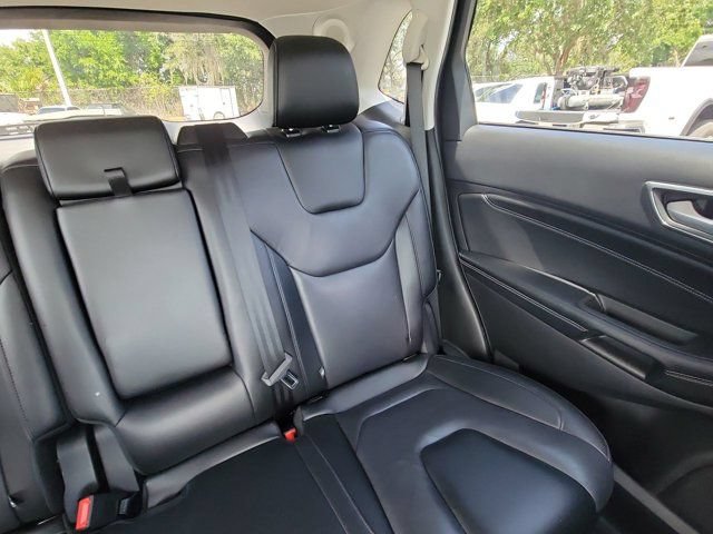 Used 2022 Ford Edge Titanium AWD/4WD image 6