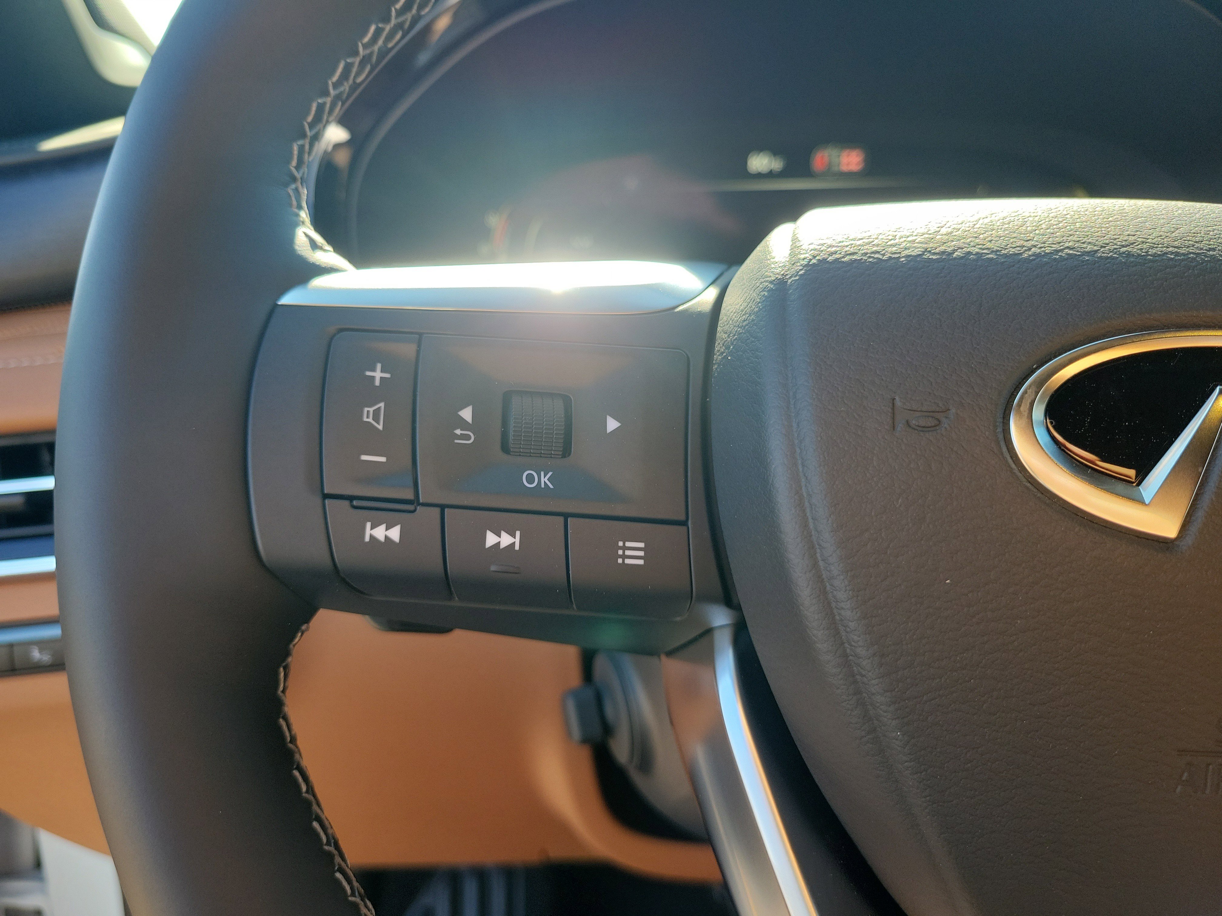 New 2026 INFINITI QX60 Autograph w/ Dark Cargo Package image 13