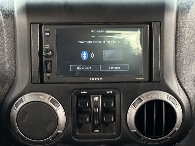 Used 2014 Jeep Wrangler Unlimited Sport w/ Connectivity Group image 15
