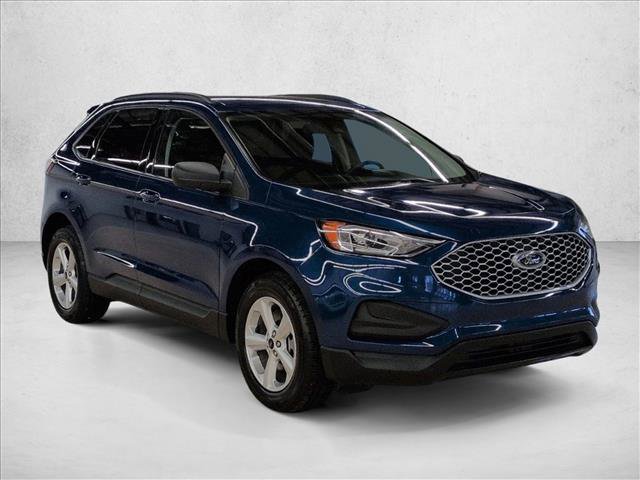 Certified 2024 Ford Edge SE image 3