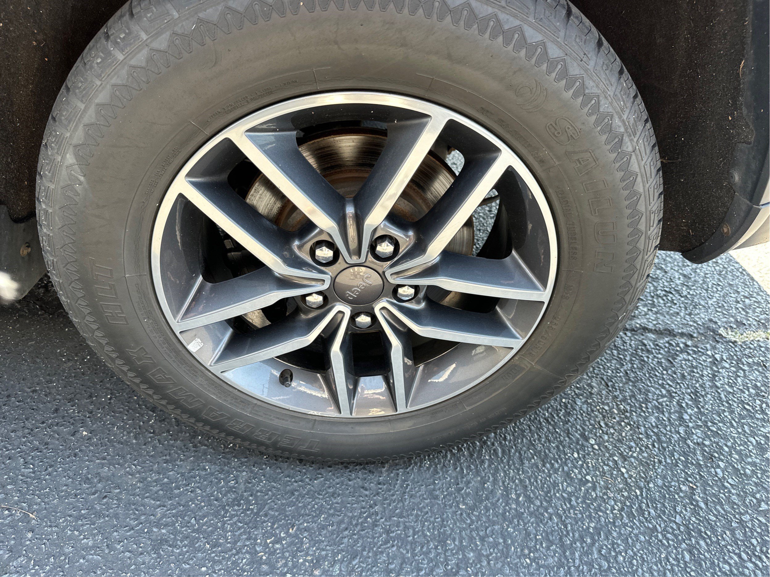 Used 2019 Jeep Grand Cherokee Limited AWD/4WD image 27