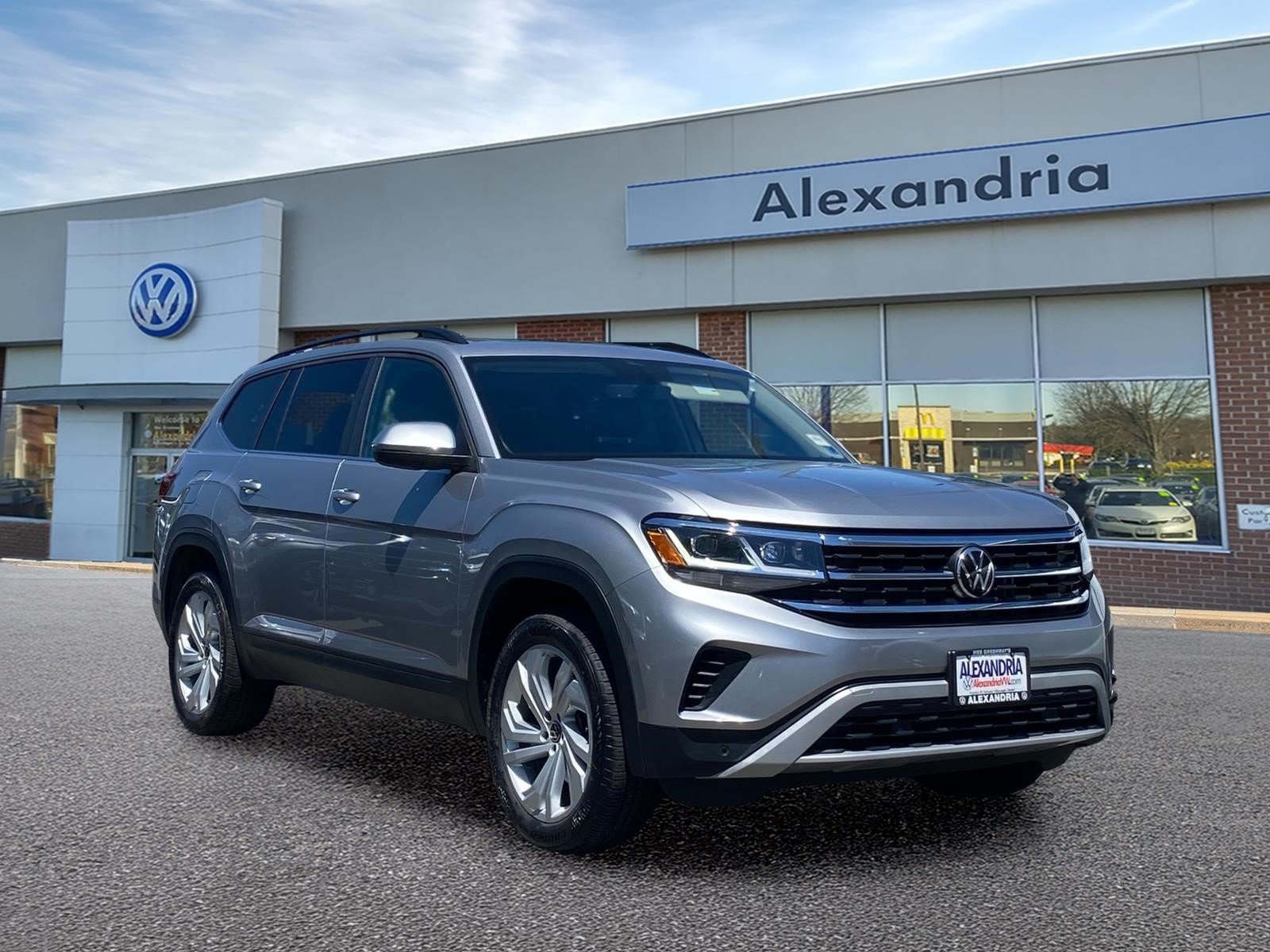 Certified 2023 Volkswagen Atlas SE w/ Panoramic Sunroof Package AWD/4WD image 1