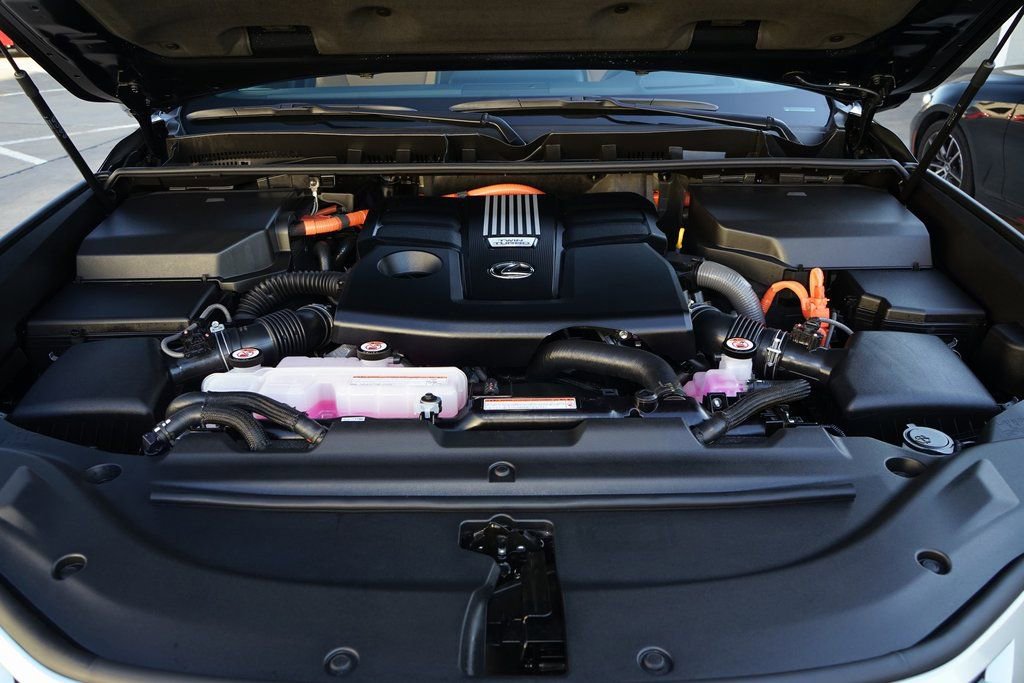 Used 2026 Lexus LX 700h Luxury w/ Accessory Package (Z1) image 36