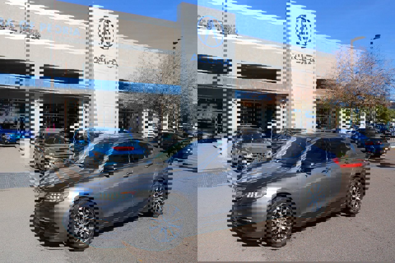 Used 2017 Acura TLX image 1