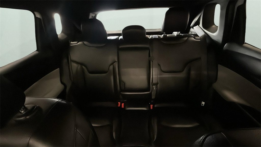 Used 2024 Jeep Compass Limited image 17