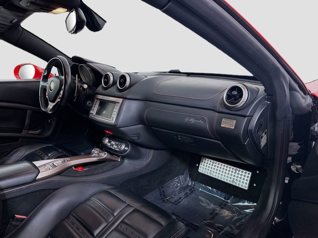 Used 2012 Ferrari California RWD image 29