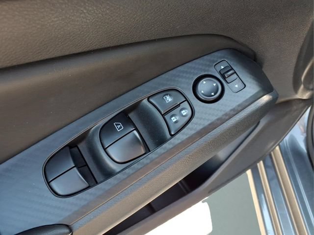 Used 2024 Nissan Altima 2.5 SV AWD/4WD image 9
