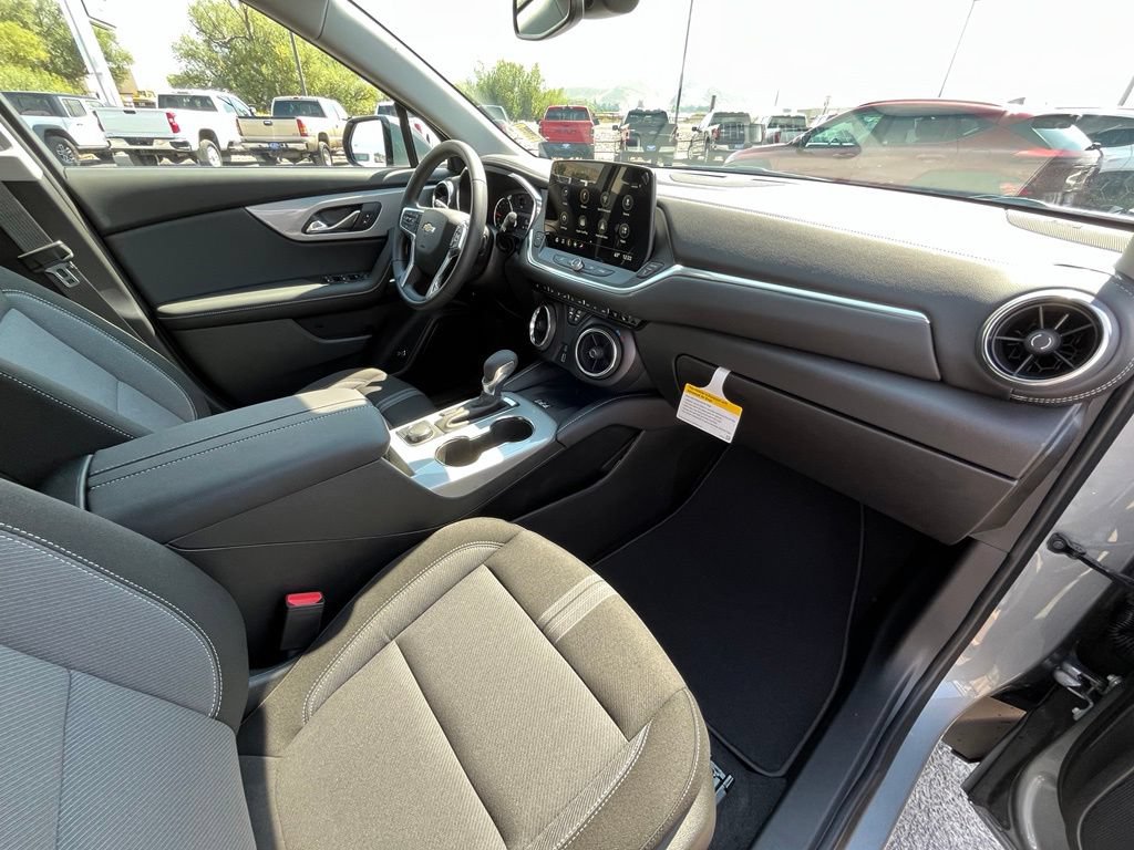 New 2026 Chevrolet Blazer LT w/ Convenience Package AWD/4WD image 18