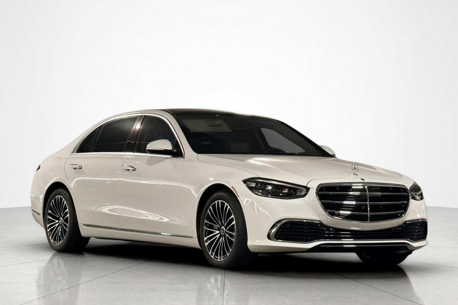 New 2026 Mercedes-Benz S 580e 4MATIC Sedan image 7