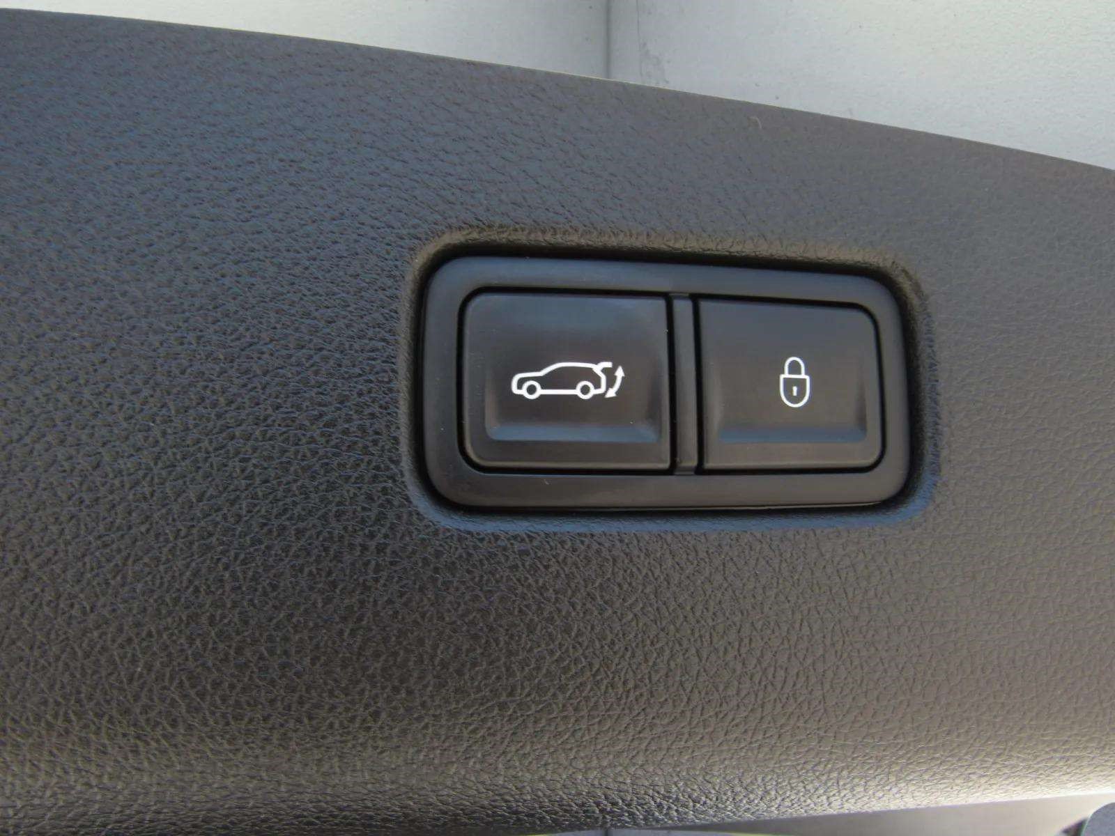 Used 2023 Genesis GV70 2.5T w/ Sport Prestige Package AWD/4WD image 13
