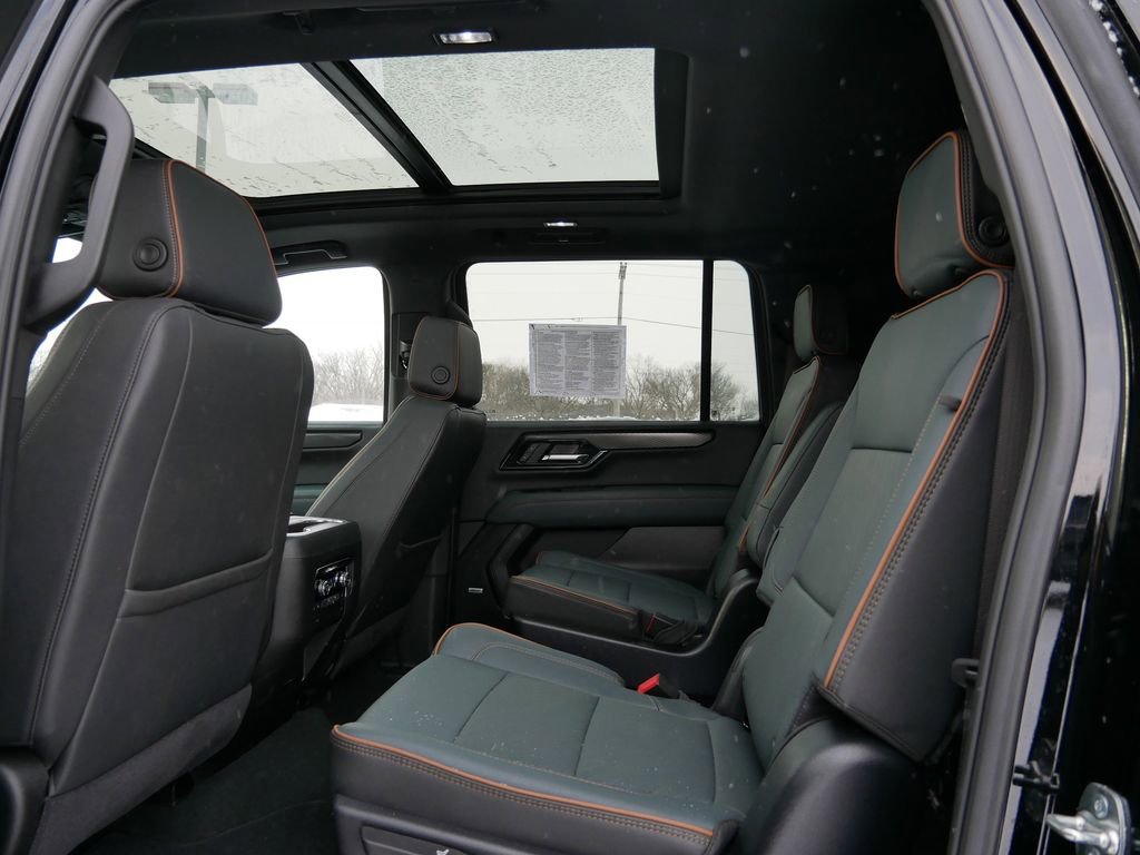 Used 2025 GMC Yukon XL AT4 image 11