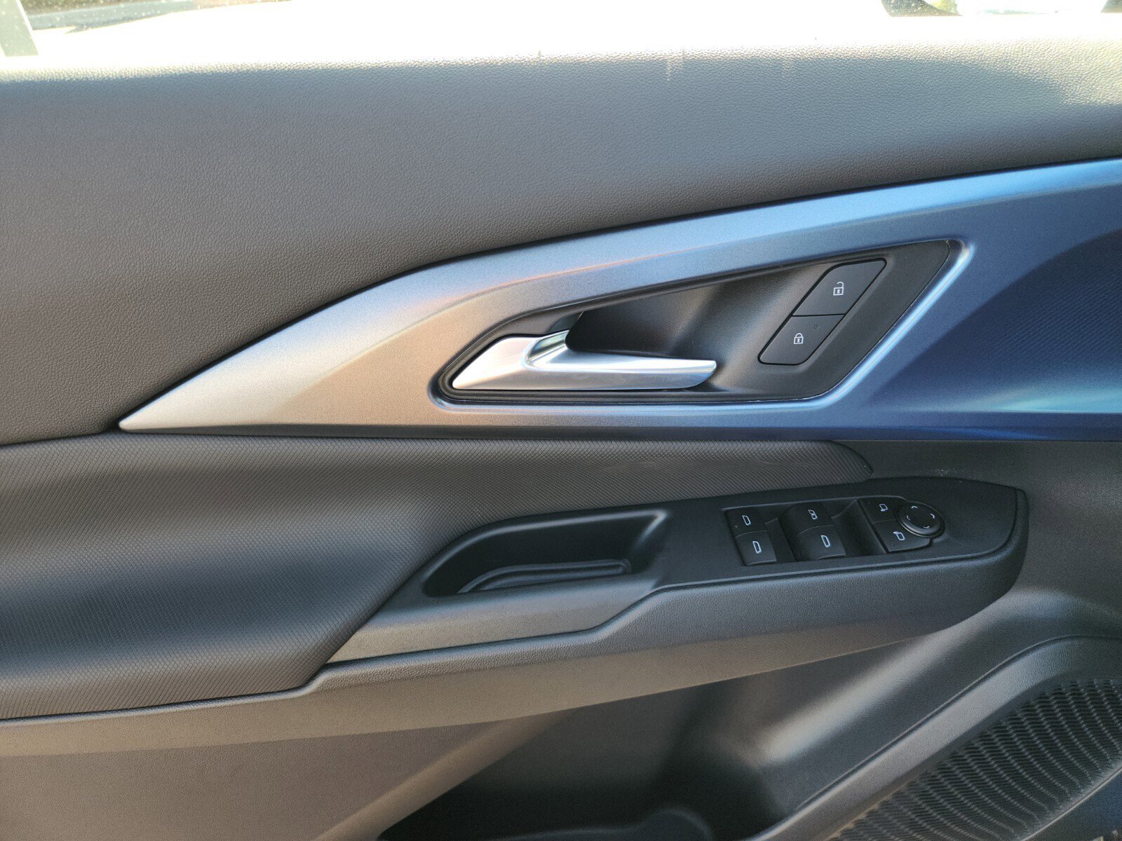 New 2026 Chevrolet Equinox EV LT AWD/4WD image 10