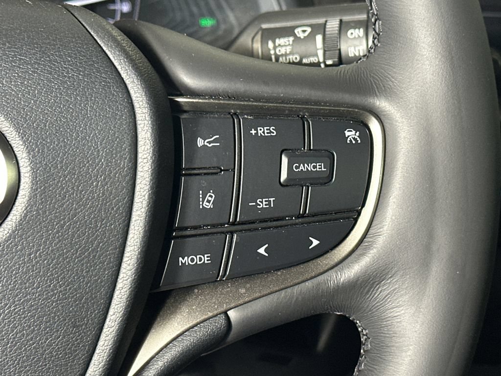Used 2024 Lexus UX 250h AWD w/ Premium Package image 26
