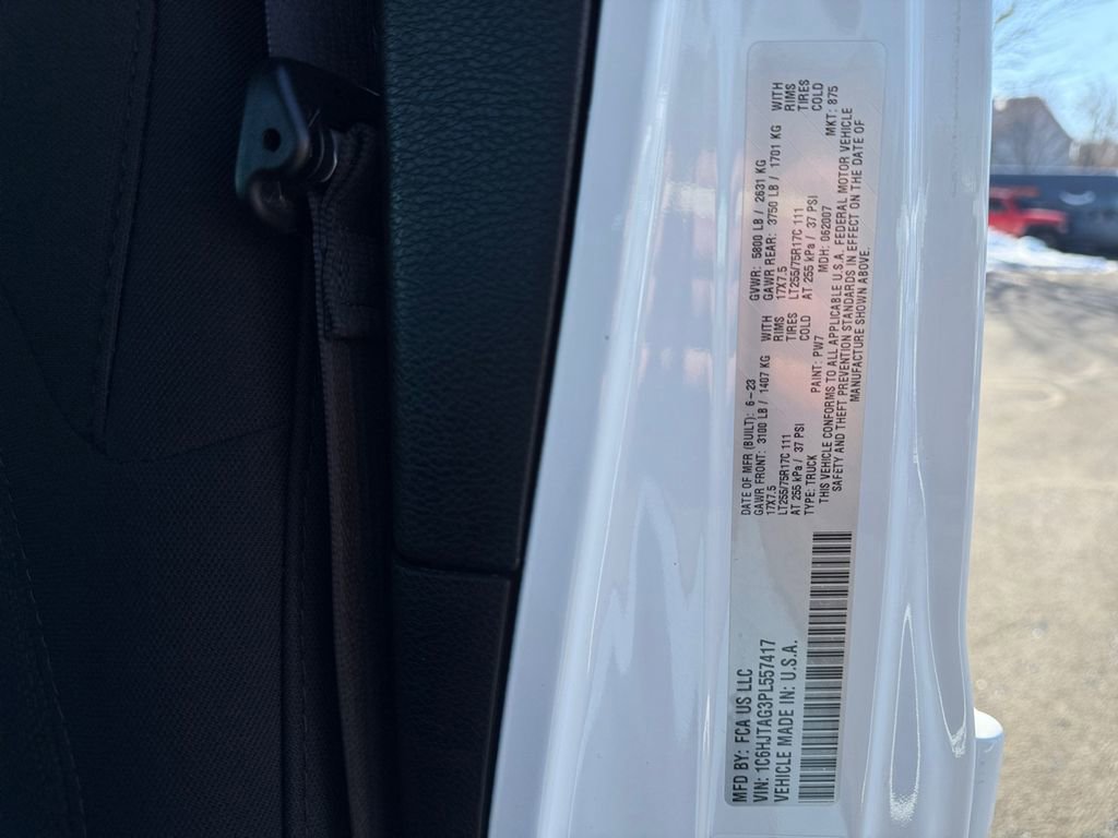 Certified 2023 Jeep Gladiator Willys image 24