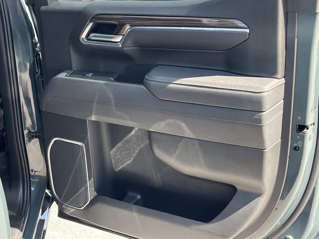 Used 2025 Chevrolet Silverado 1500 LT RWD image 19