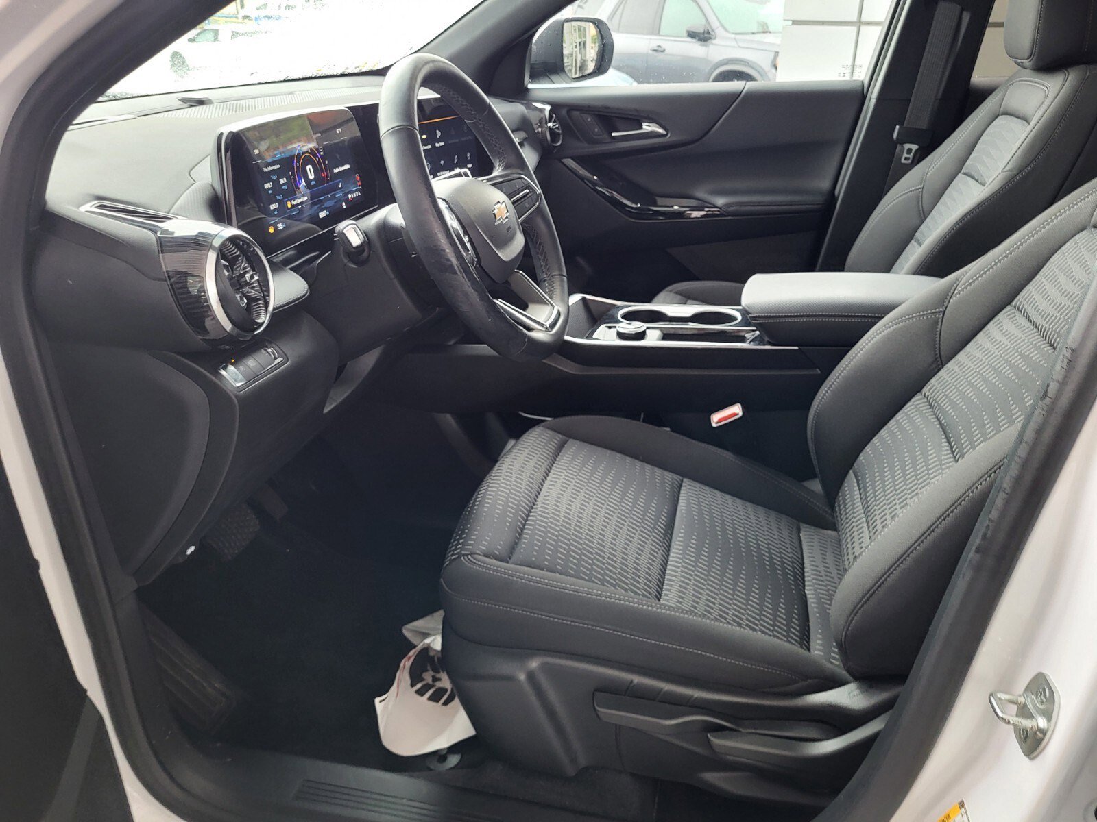 Used 2026 Chevrolet Equinox LT w/ Safety and Technology Package image 17