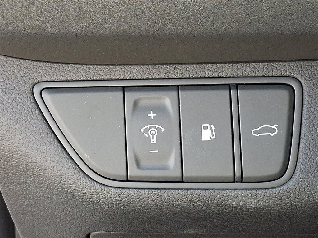 Used 2024 Genesis G70 2.5T image 28