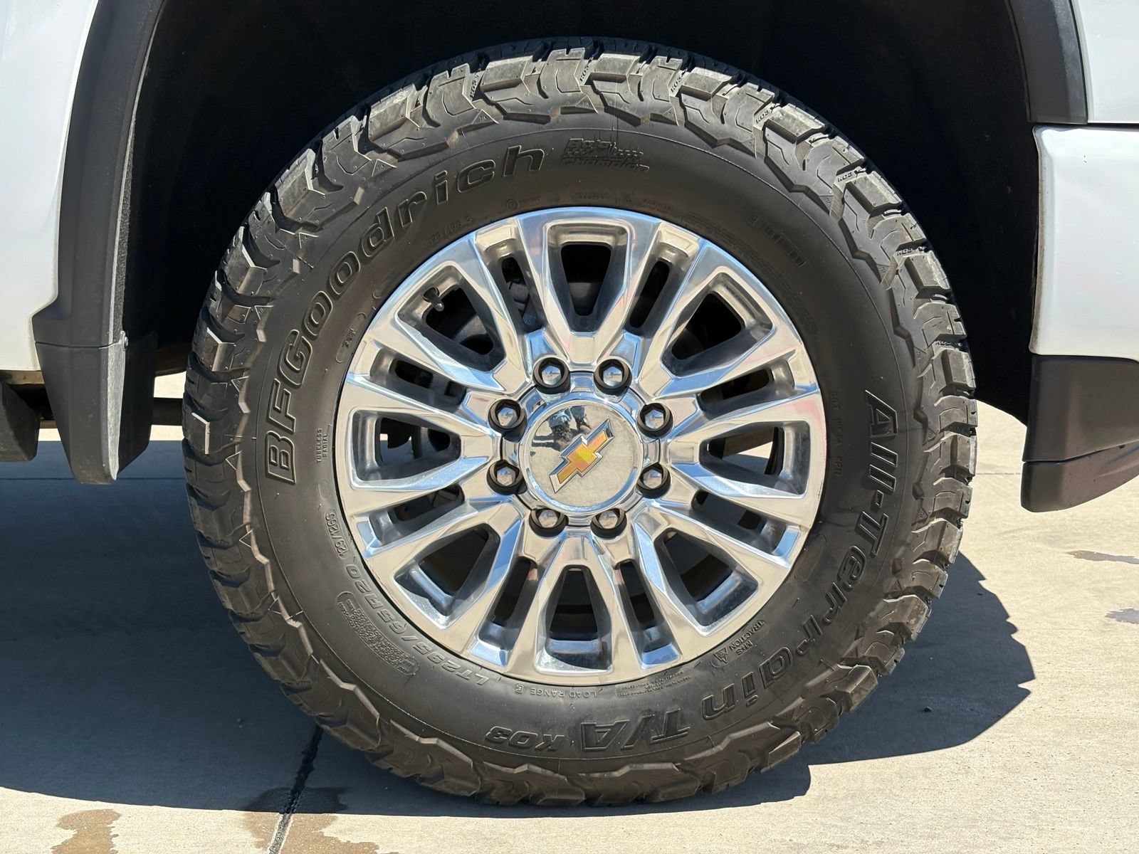 Used 2022 Chevrolet Silverado 2500 High Country w/ Safety Package II AWD/4WD image 9