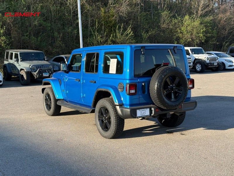 Used 2022 Jeep Wrangler Unlimited Sahara AWD/4WD image 3