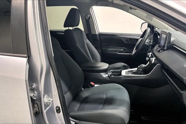 Used 2020 Toyota RAV4 LE AWD/4WD image 35