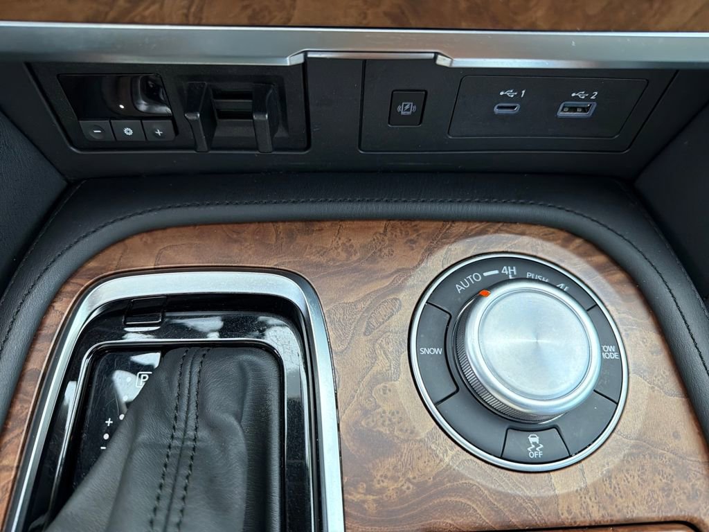 Used 2024 Nissan Armada SL w/ Captain's Chairs Package image 30
