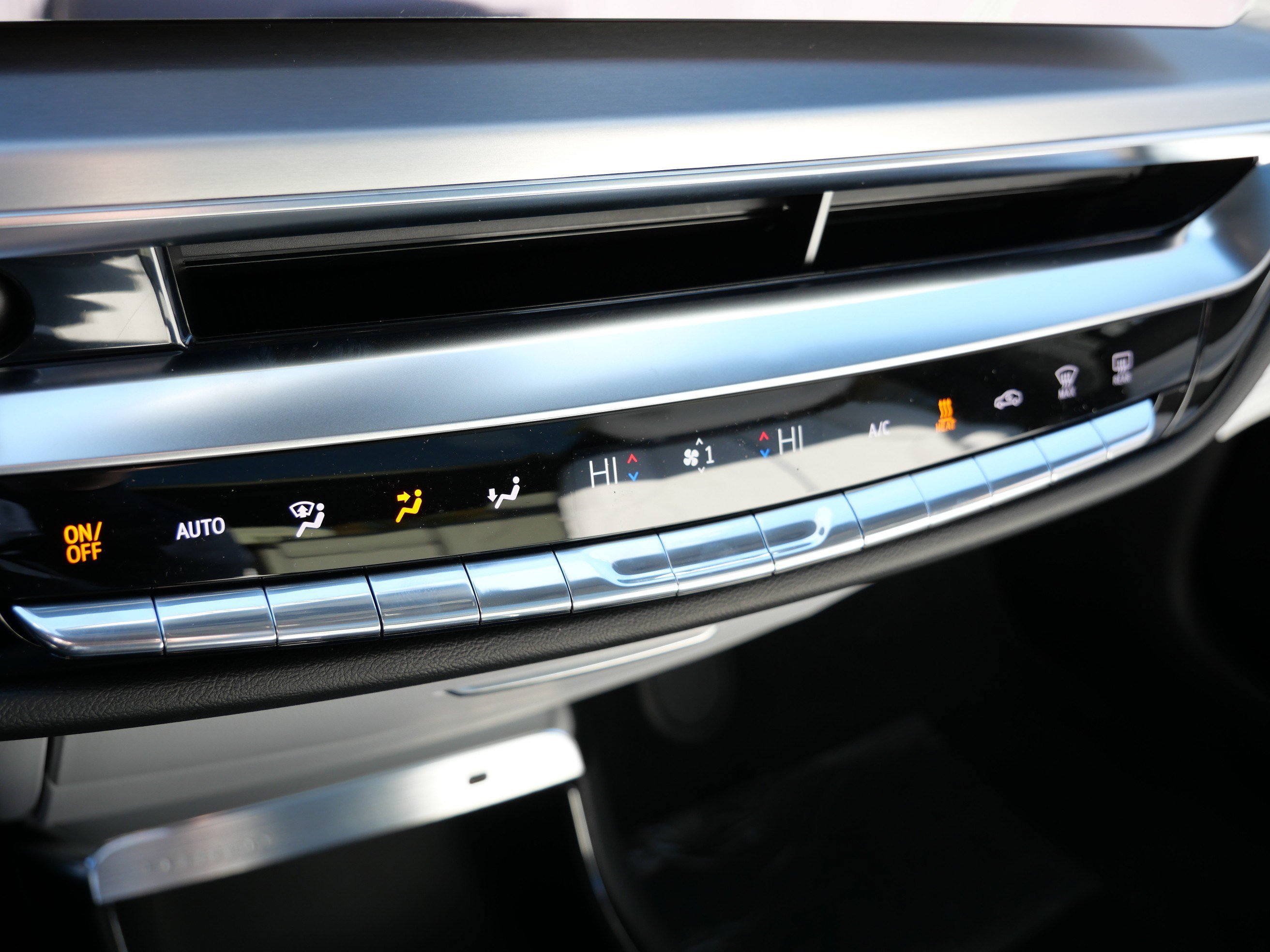 Used 2026 Cadillac Lyriq Premium Sport w/ LPO, Floor Liner Package AWD/4WD image 19