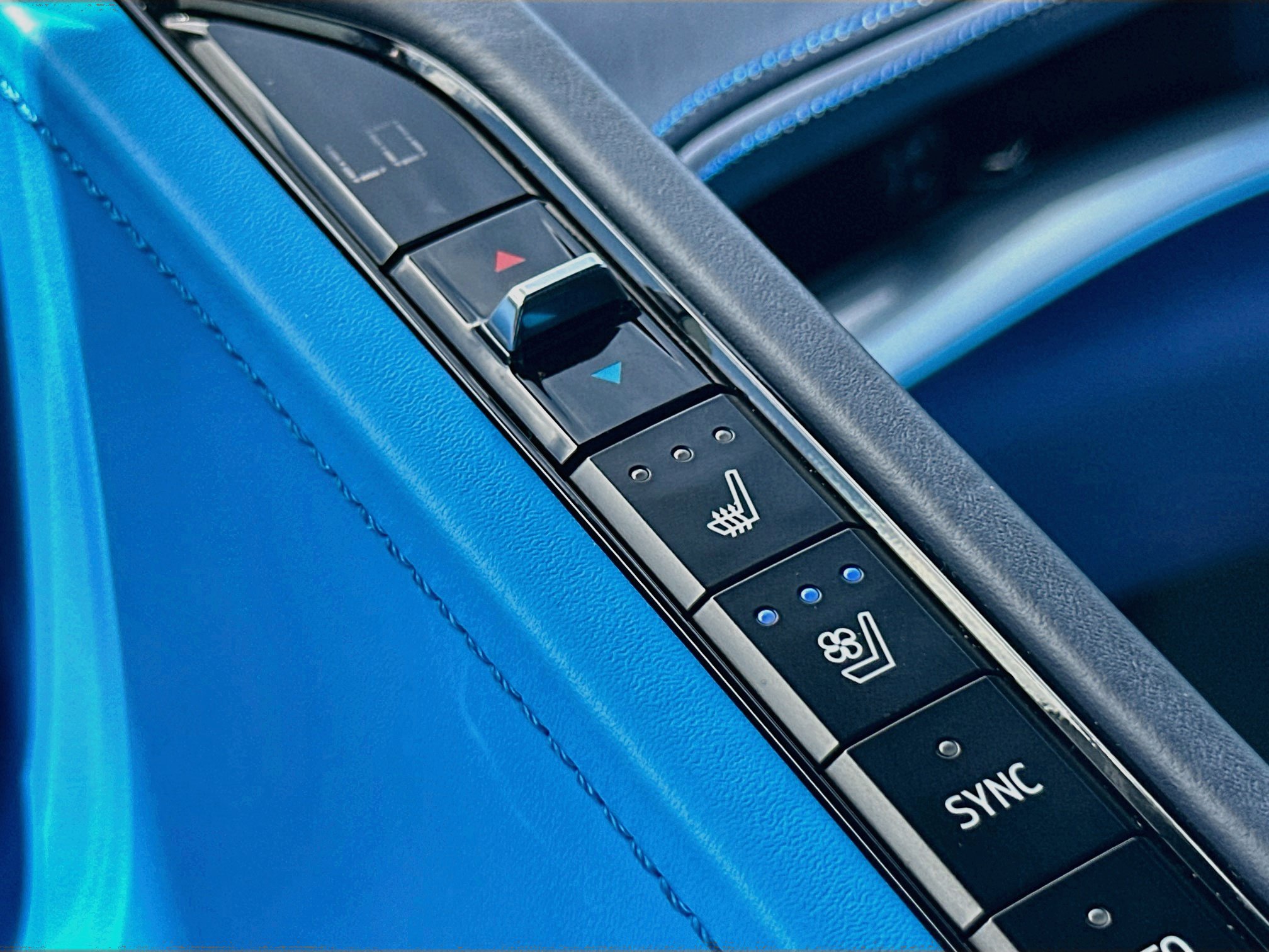 Used 2021 Chevrolet Corvette Stingray Premium Conv w/ Z51 Performance Package RWD image 19
