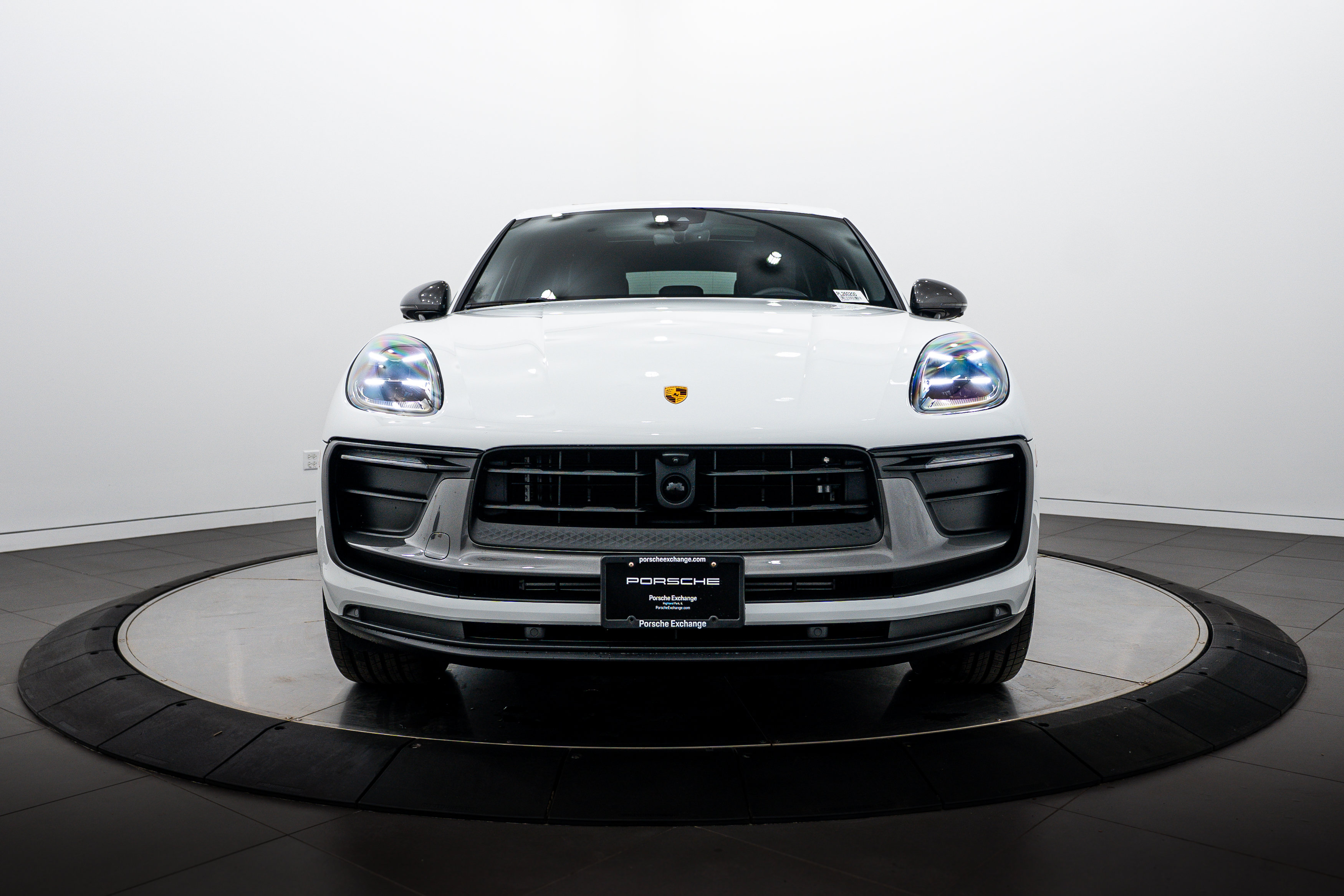 Certified 2026 Porsche Macan Turbo AWD/4WD image 10