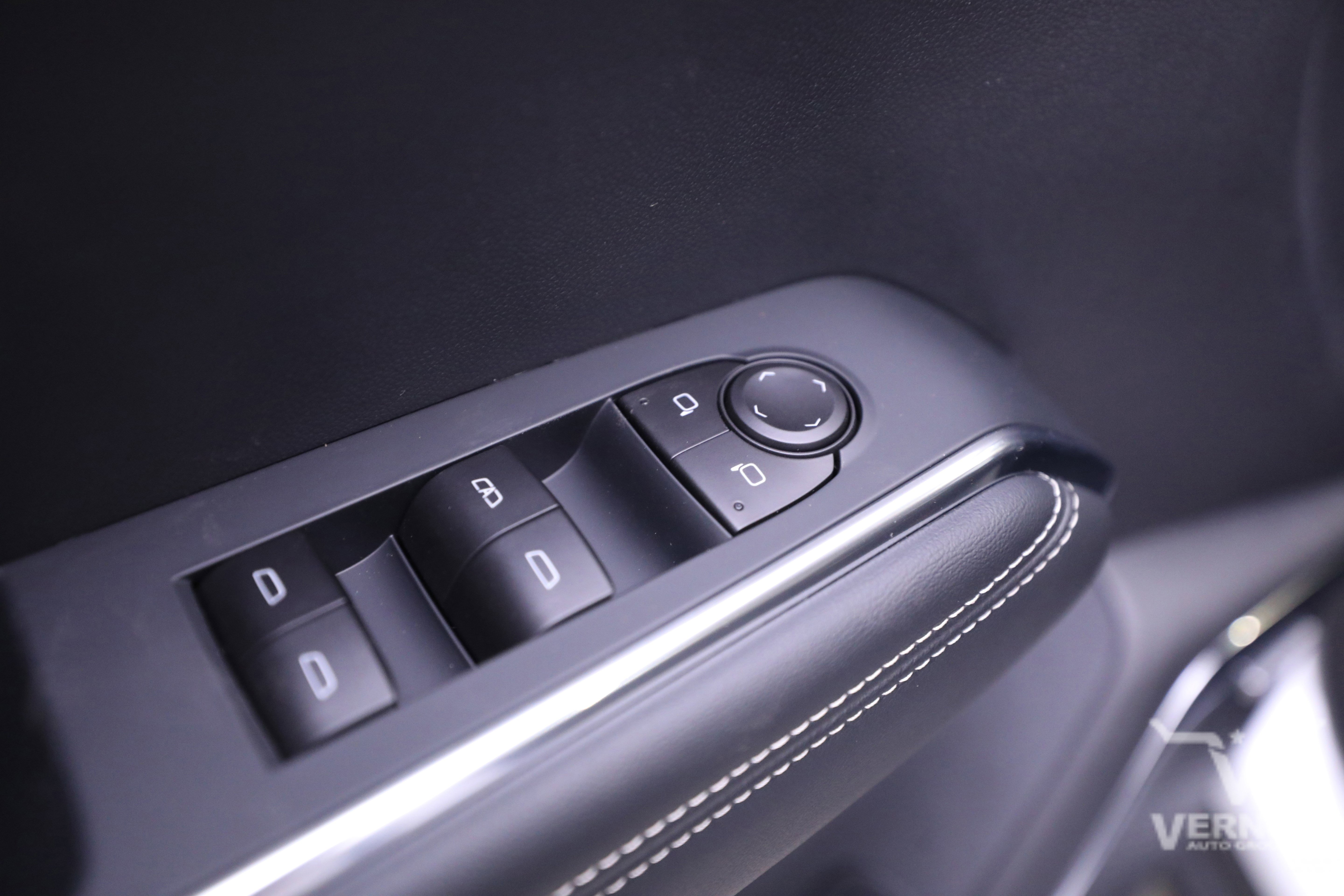 New 2025 GMC Acadia Elevation image 18