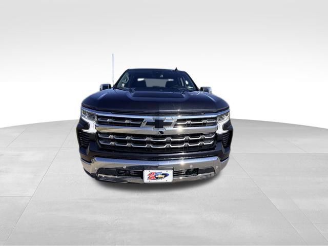 Used 2023 Chevrolet Silverado 1500 LTZ image 2