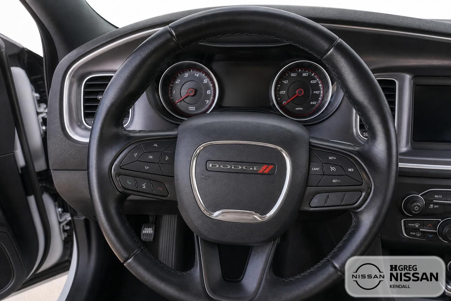 Used 2022 Dodge Charger SXT RWD image 10
